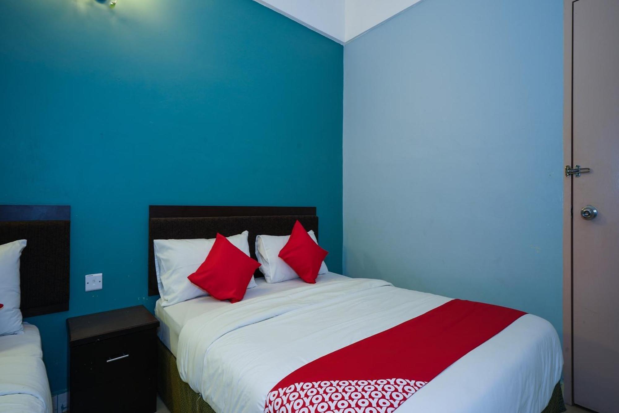 Hotel O Hotel Orchard Inn Lumut Bagian luar foto