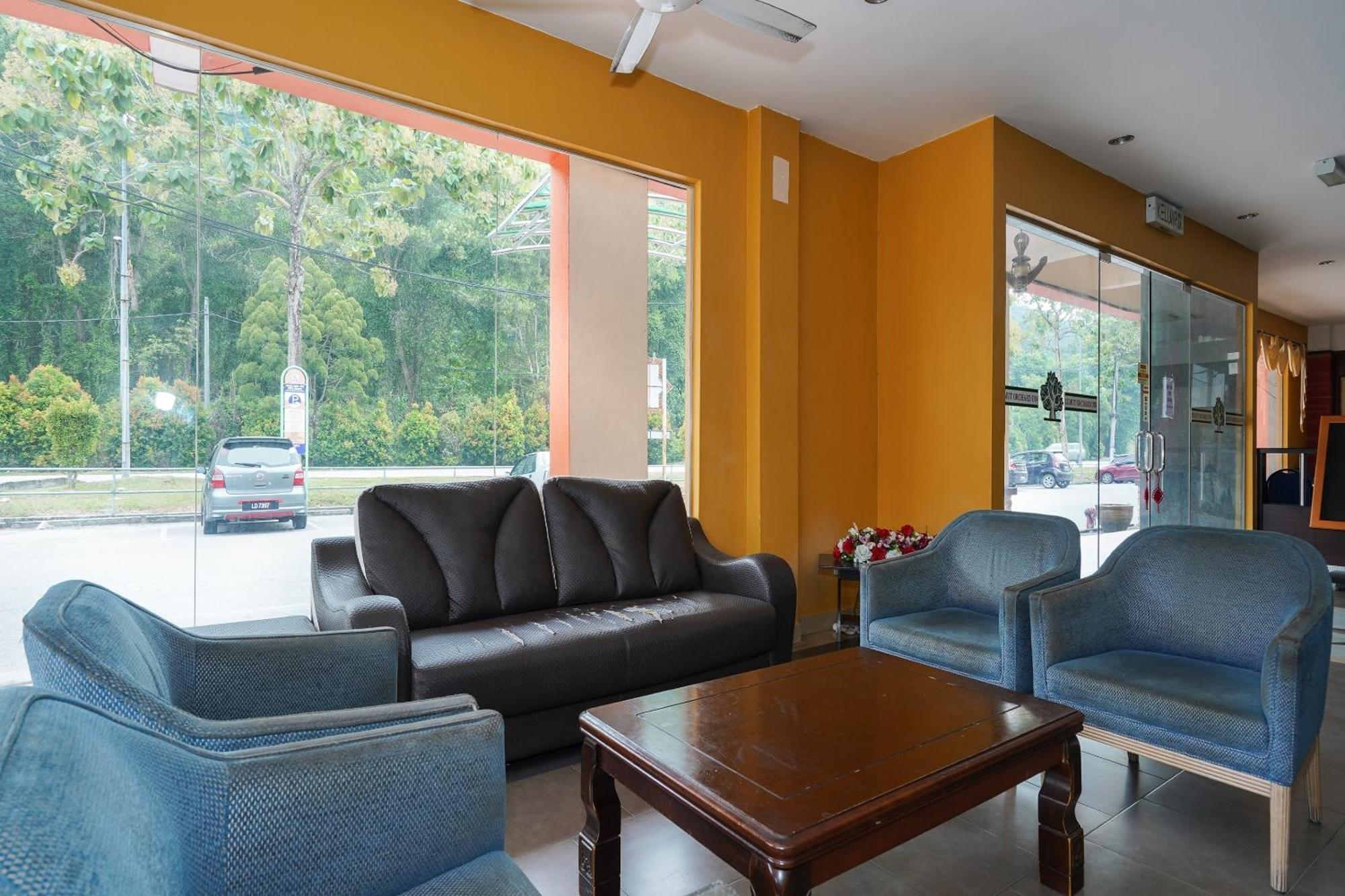 Hotel O Hotel Orchard Inn Lumut Bagian luar foto